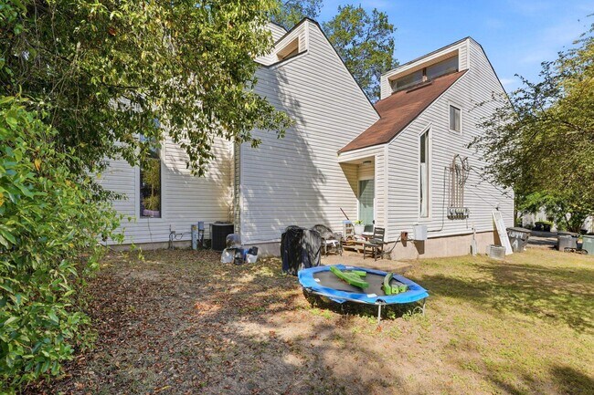 Building Photo - 1844 Larette Dr