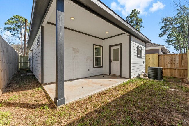 Building Photo - 846 Omeara