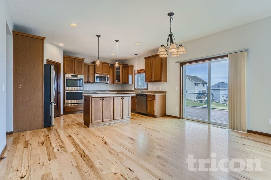 Building Photo - 1133 Rosemary Ln