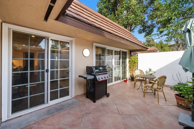 Building Photo - 7.5 Month Furnished Condo at Collwood Manor