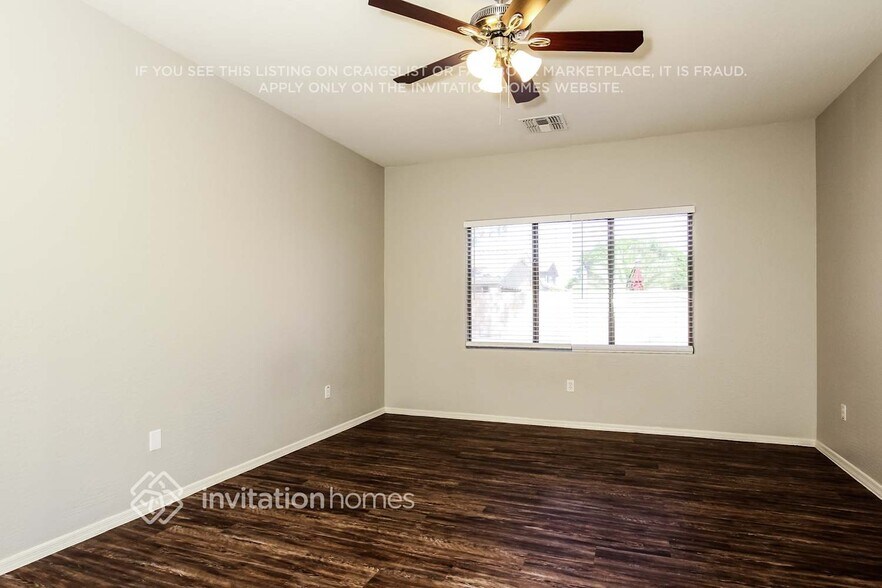 Building Photo - 14913 N 153rd Ave