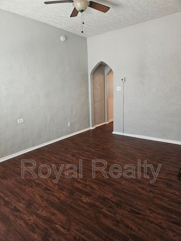 Building Photo - 2332 Fox Wy