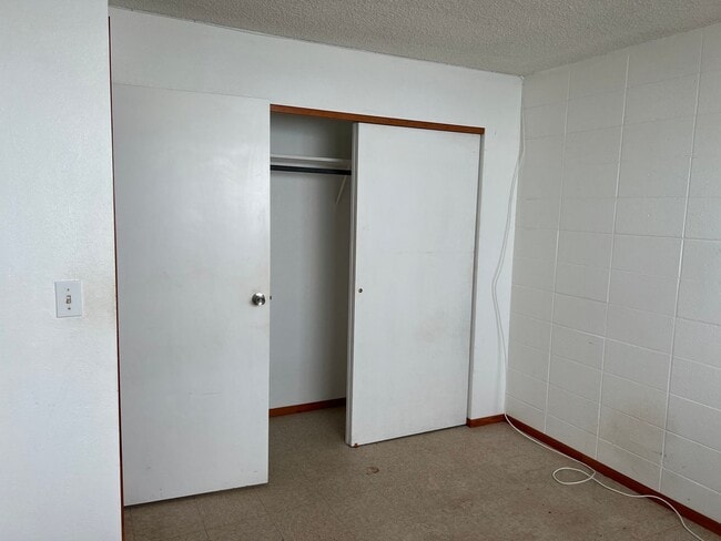 Building Photo - 2 Bedroom / 1 Bath at the Leolua Gardens