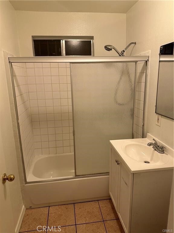 Building Photo - 1667 E 111th St