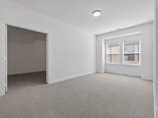Building Photo - 422 Firecrest Ln