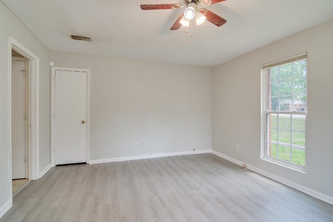 Primary Photo - 2416 Winston Way