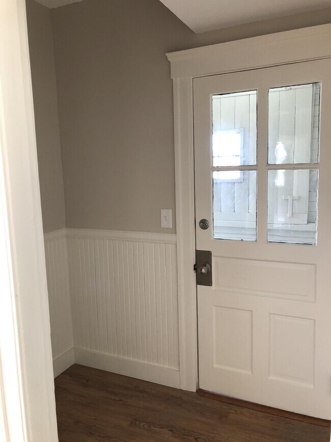 Building Photo - 7 Plantation St