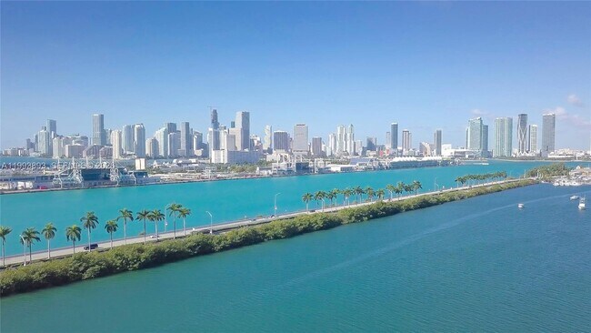 Building Photo - 224 S Coconut Ln