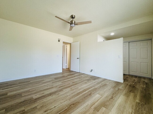 Building Photo - 2105 E Petunia St