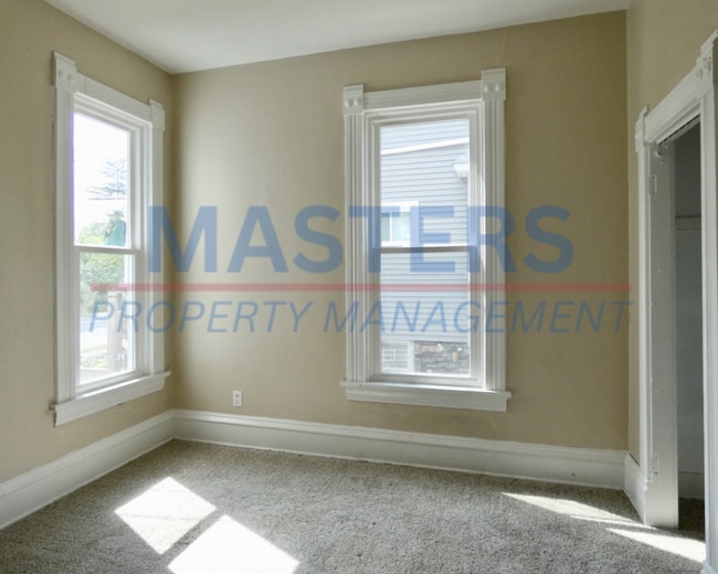 Building Photo - 834 Prouty Ave