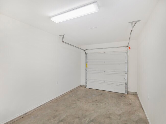 Building Photo - 1108 Port Texas Dr
