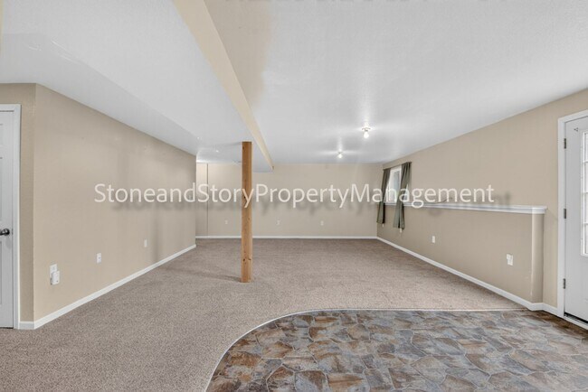Building Photo - 6926 SW 17th St