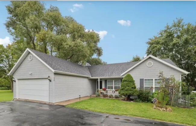 Building Photo - 126 Thomson Ln