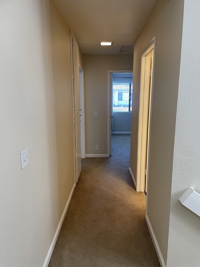 Building Photo - "Charming 3-Bedroom Townhouse with Spacious 1,725 Sq Ft Layout in Martinez, CA – Your Perfect Hom...