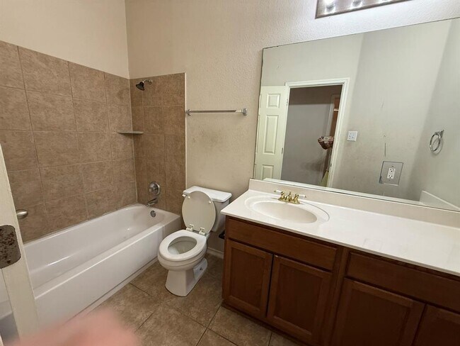 Building Photo - 1514 Kothman Dr