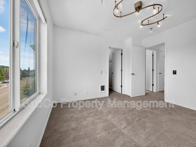 Building Photo - 20715 NW Painted Mountain Dr