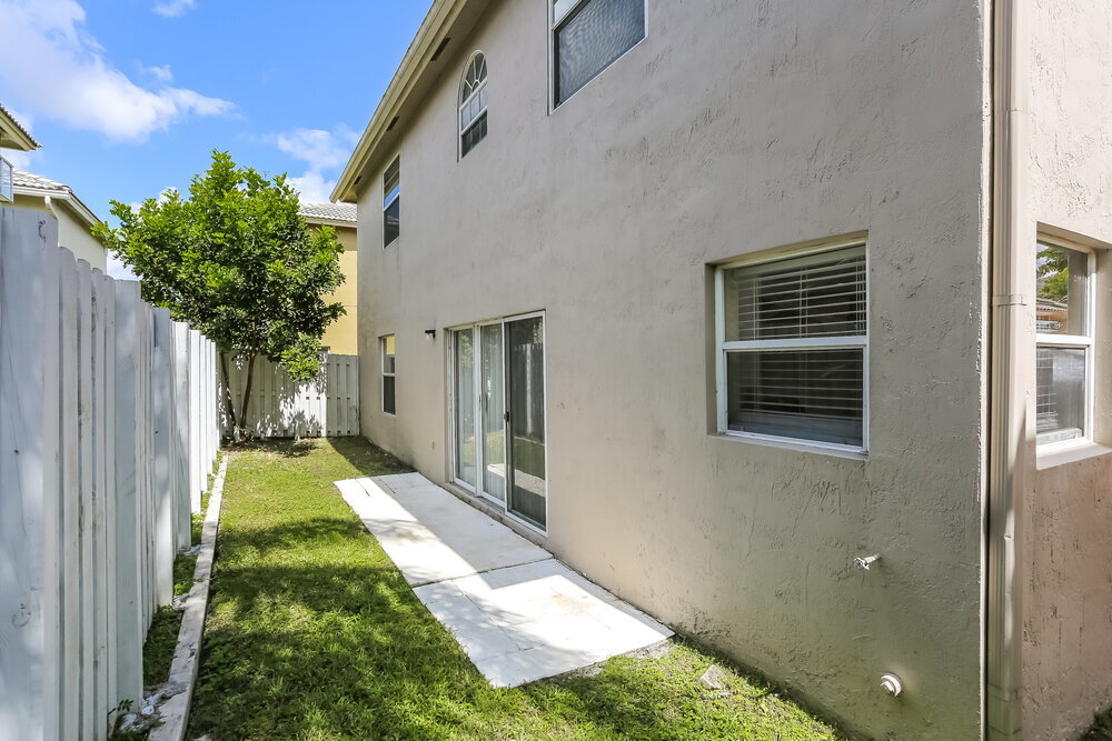 Building Photo - 5477 NW 44th Way