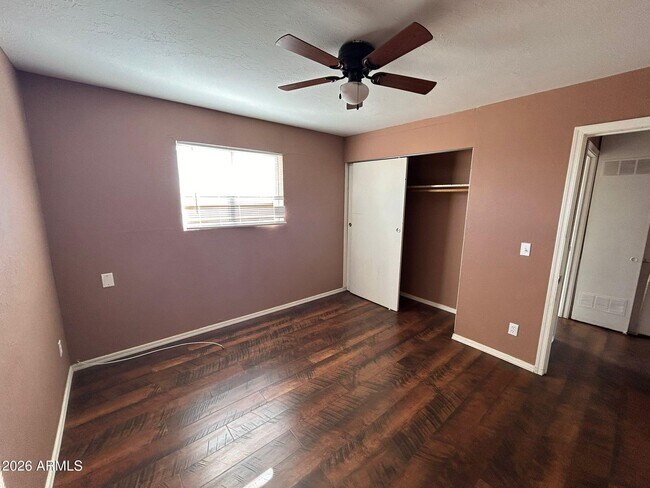 Building Photo - 1955 E 8th St