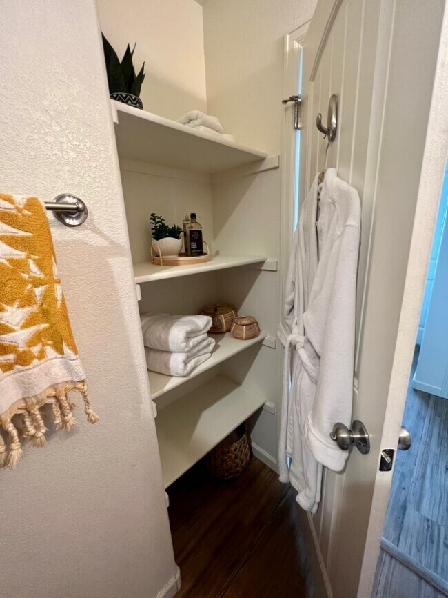 Spare Bathroom Storage - 6522 Painted Rock Trl
