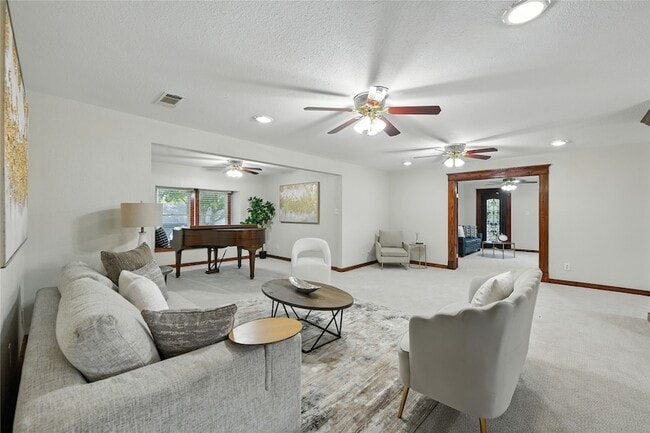 Building Photo - 1323 Dublin St