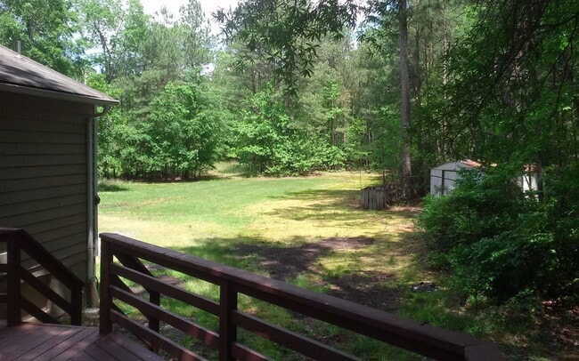 Building Photo - Country living in Glen Allen three bedroom...