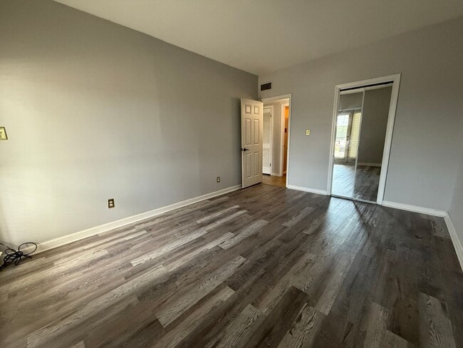 Building Photo - 5709 Lyons View Pike