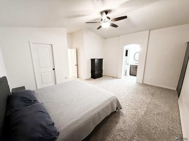 Building Photo - 4168 S Hinckley Dr