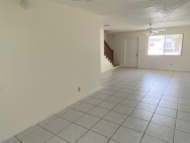 Building Photo - 4901 Pier Dr