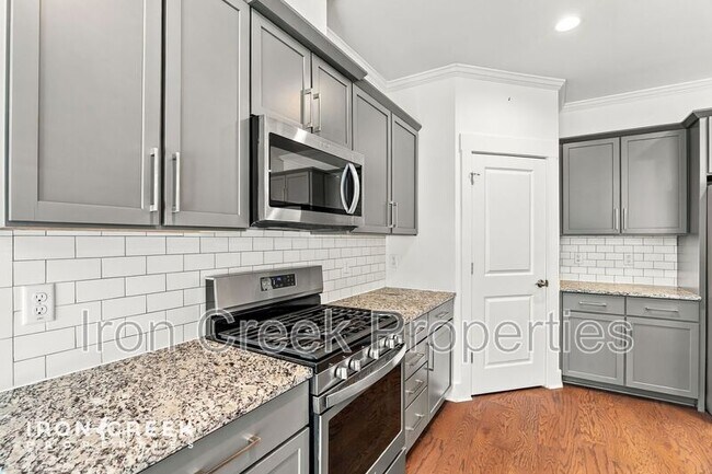 Building Photo - 17 Woodbridge Park Dr