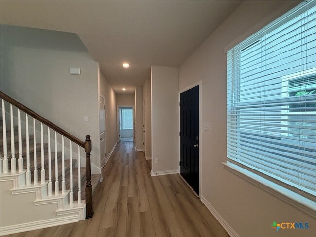 Building Photo - 870 Casetta Trl