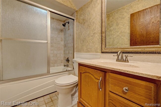 Building Photo - 5307 Metamora Rd