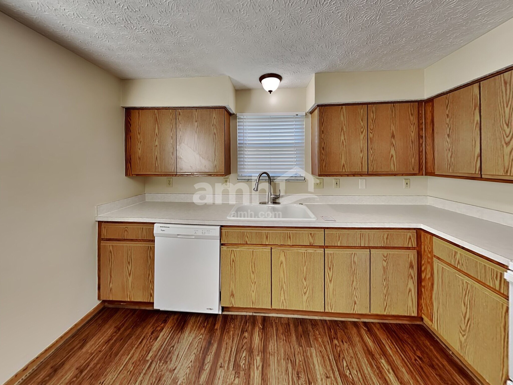 Building Photo - 1725 Convair Dr