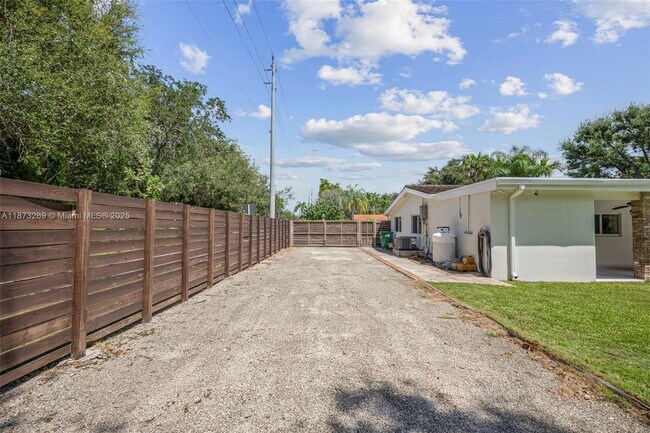 Building Photo - 8260 SW 95th St