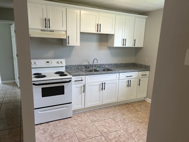 Building Photo - Single Family Home Ready for Occupancy wit...