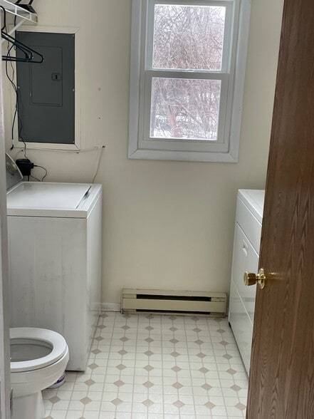 Laundry & 1/2 bath - 19 Hanover Dr