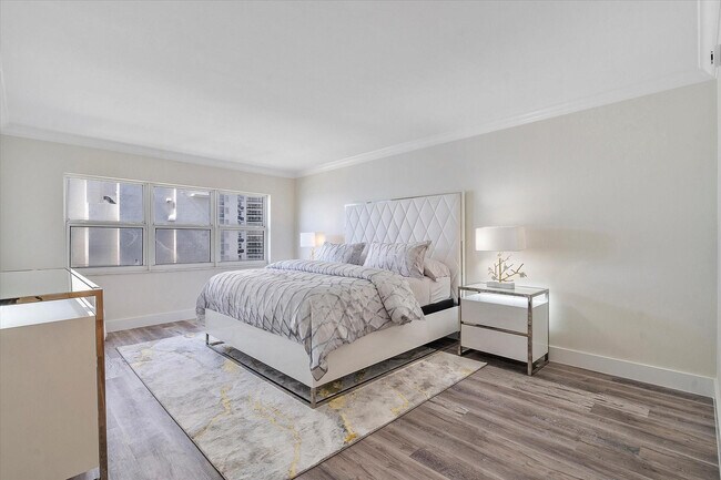 Building Photo - 3400 Galt Ocean Dr
