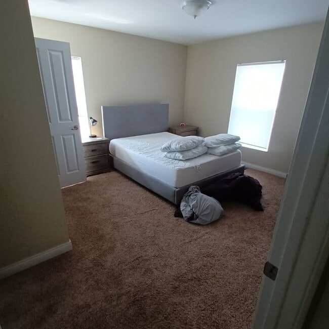 Building Photo - 3 Bd 2.5 Ba