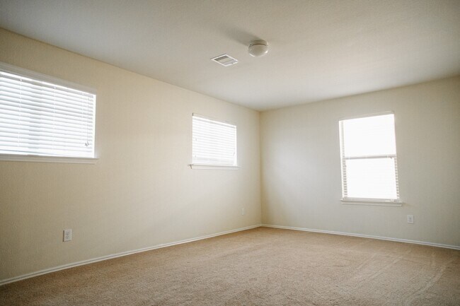 Building Photo - 12059 Helvick Cres Ave