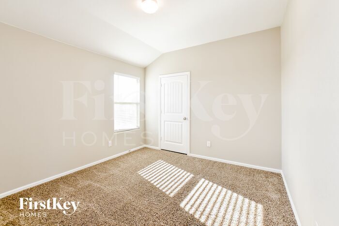 Building Photo - 625 Stanmire Lake Trl