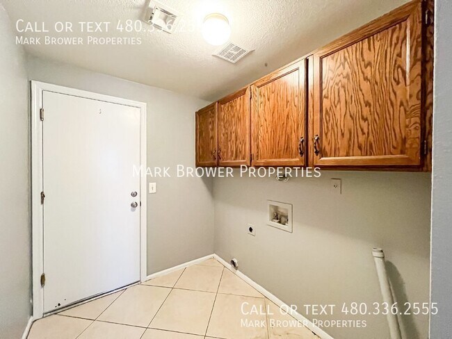 Building Photo - 938 E Lexington Ave