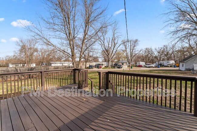 Building Photo - 304 Beech St