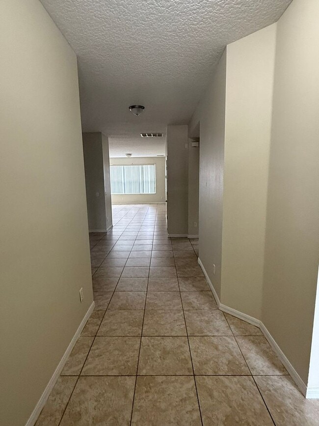 Building Photo - Chickasaw Place 3 Bedroom +Office or 4th B...