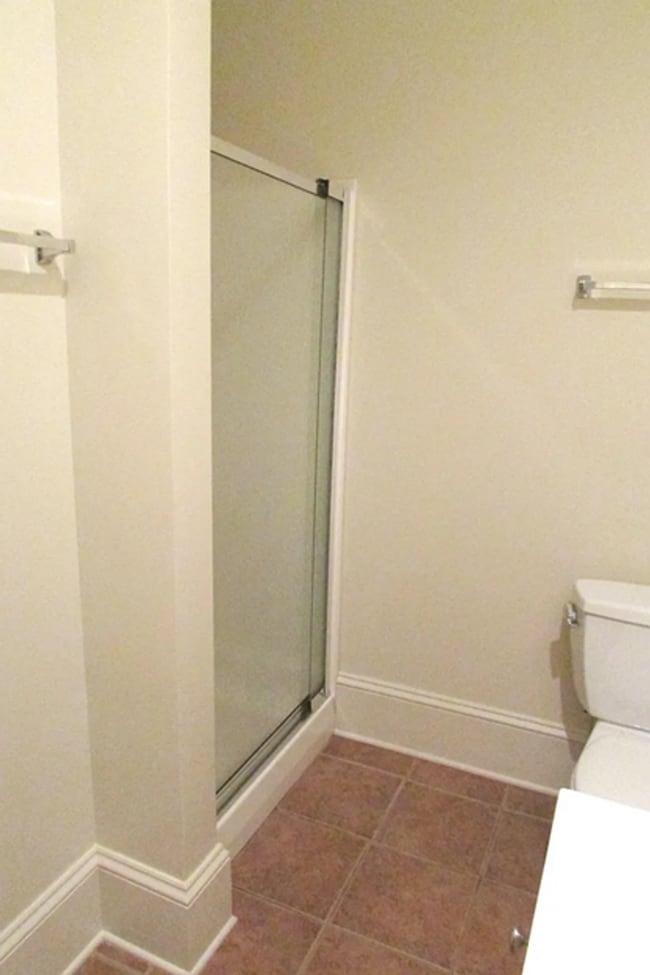 Building Photo - 3 S Plum St