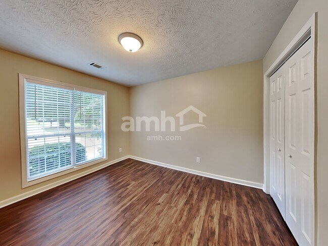 Building Photo - 103 Cottonwood Pl