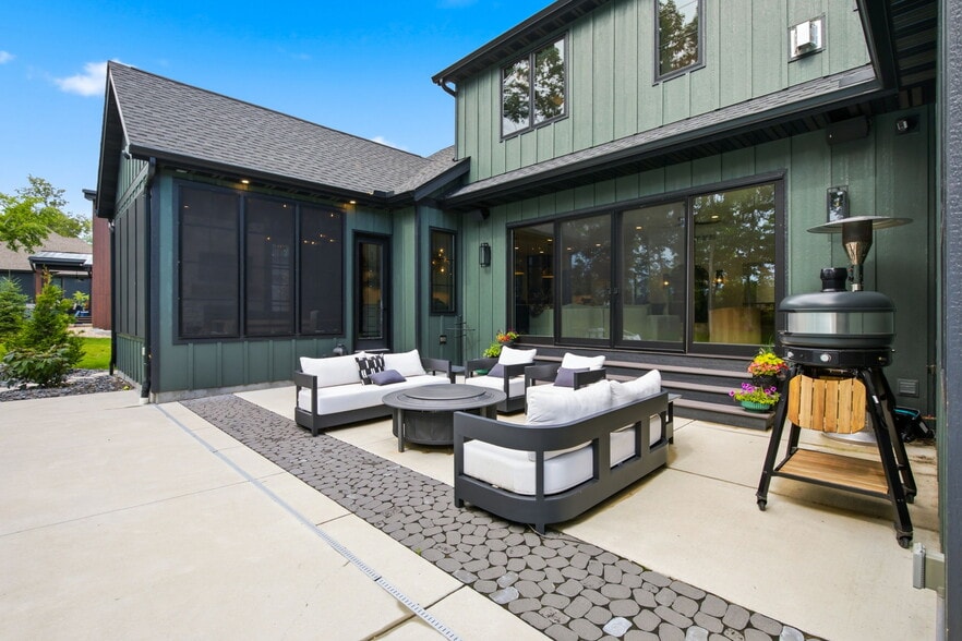 Building Photo - 4937 Championship Cir