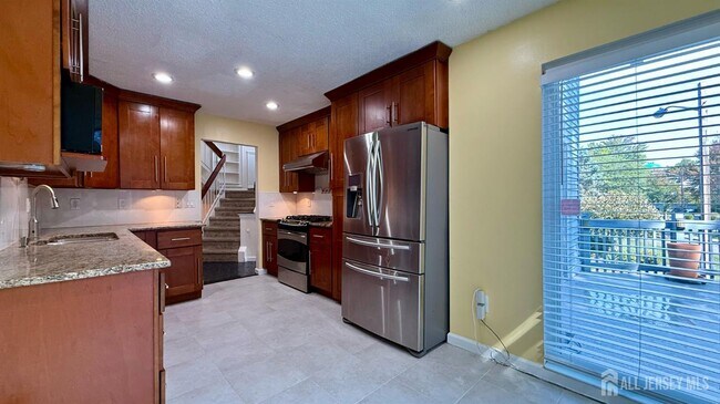 Building Photo - 5 Viburnum Ct