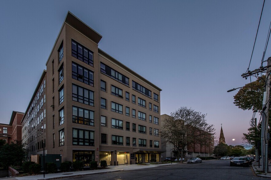 Building Photo - 41 Marion St