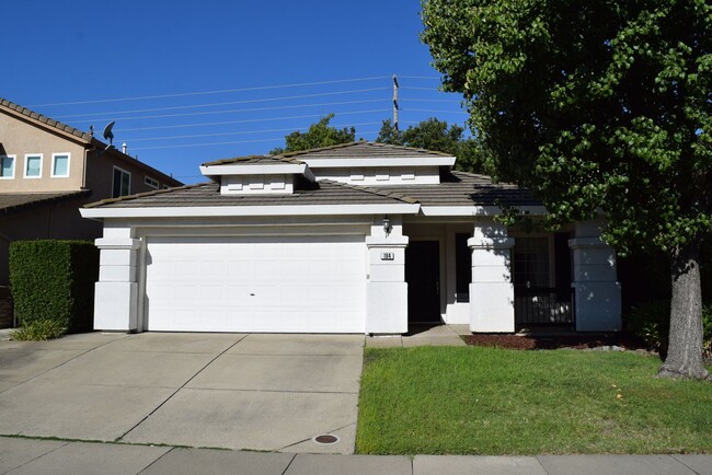 Primary Photo - 104 Hibiscus Ct
