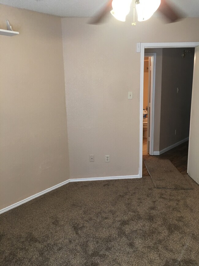 Room 3 - 5611 Northstar Ln