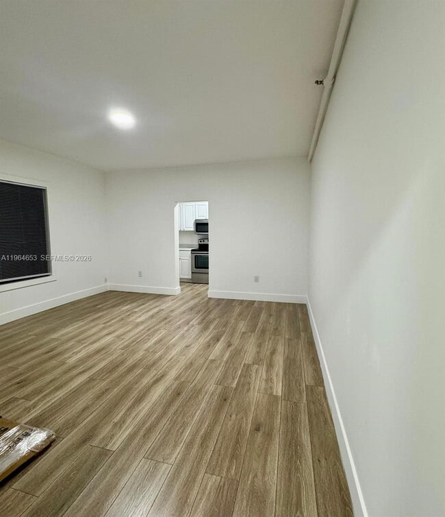 Building Photo - 842 Himmarshee St